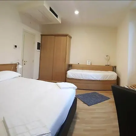 فندق Trieste 3*